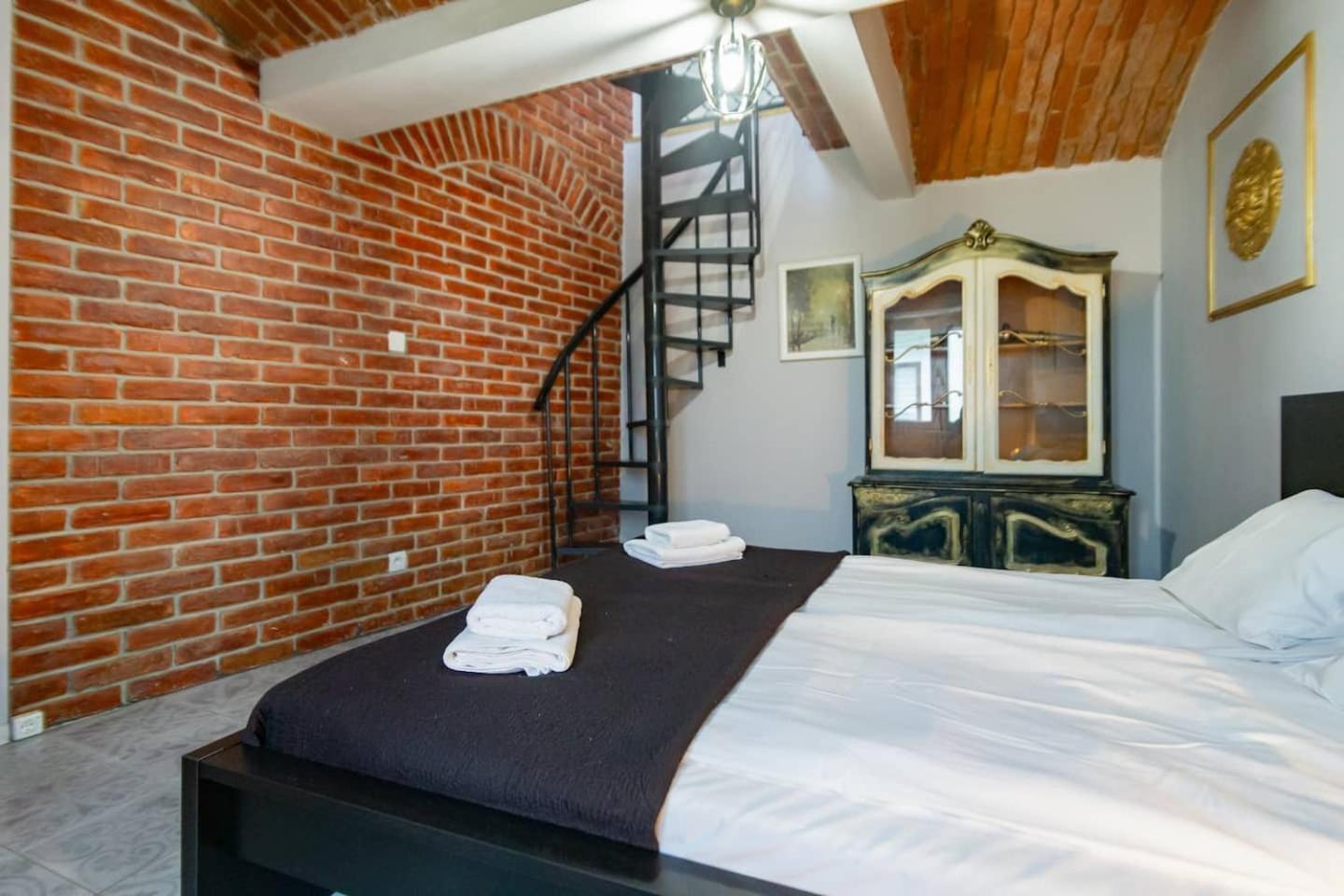 Golden House - Cosy 2 Apartament *